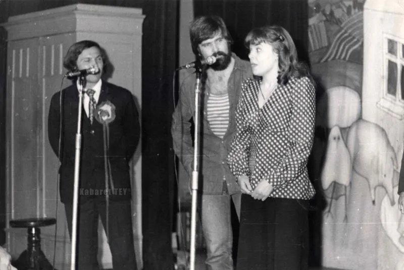 Kabaret TEY 50 lat – Odkryj niezapomniane skecze i wyjątkowy program jubileuszowy