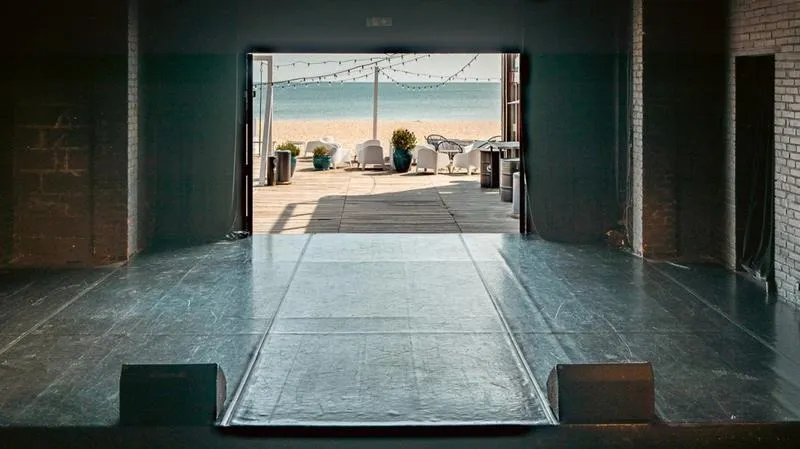 Magia teatru na plaży w Sopocie – odkryj wyjątkowe wydarzenia blisko morza