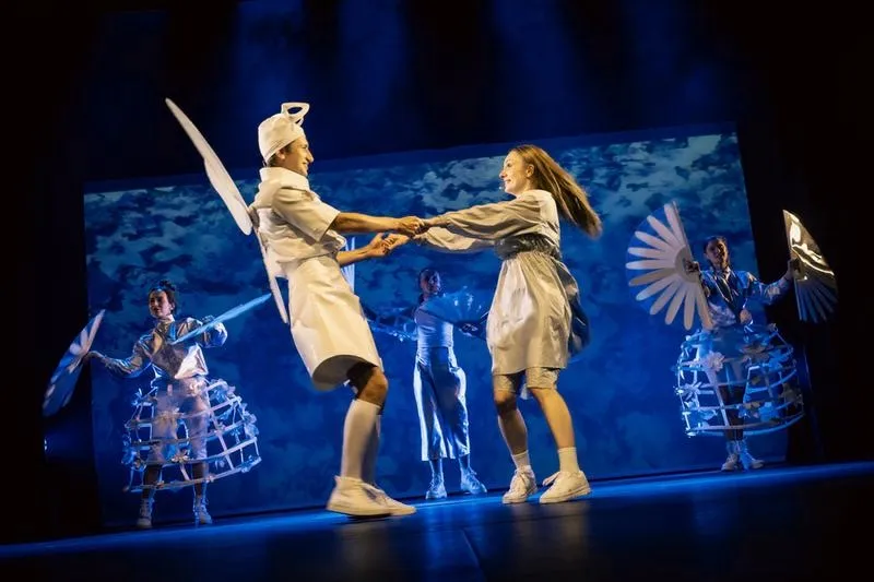 Najlepsze książki o teatrze – lektury, które zmienią twoje spojrzenie na scenę