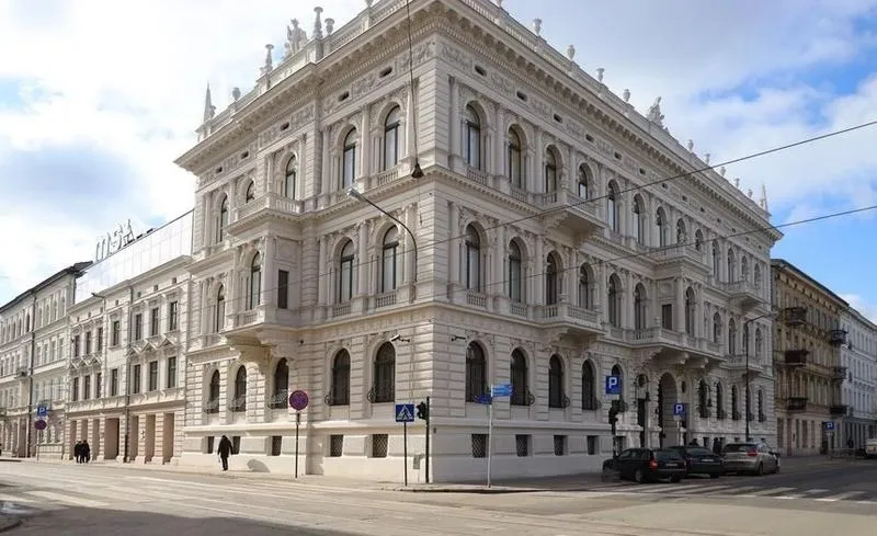 Praca w Muzeum Sztuki w Łodzi - co musisz wiedzieć o ofertach i wymaganiach