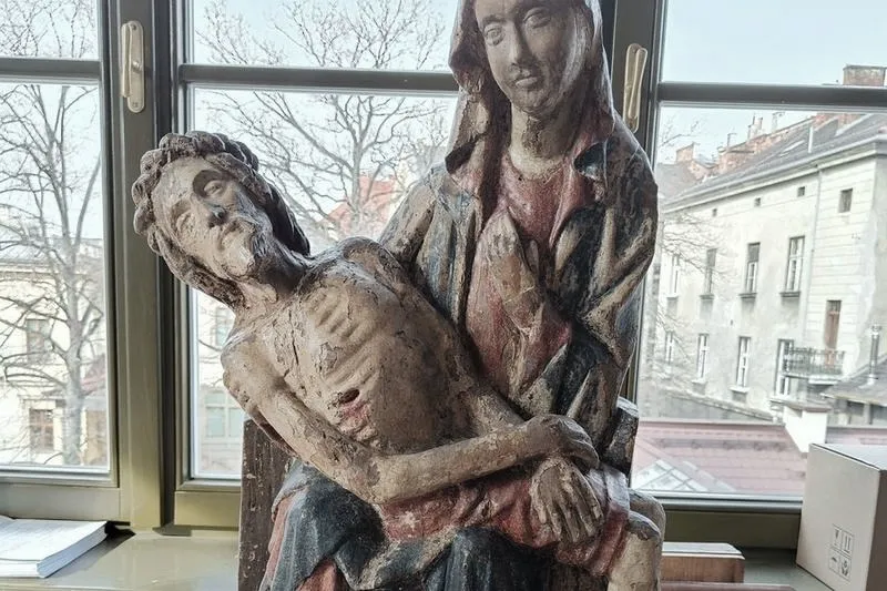 Rzeźba gotycka: historia stylu, najważniejsze cechy i wpływ na świątynie