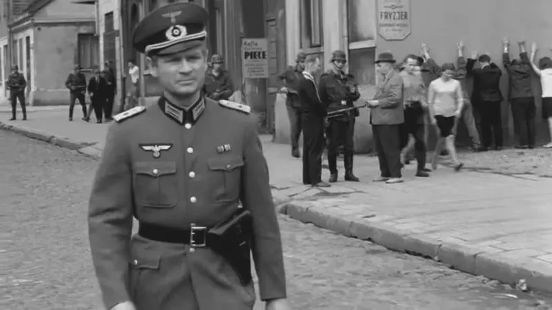 Stawka większa niż życie w teatrze – odkryj tajemnice kultowego serialu i jego wpływ na kulturę