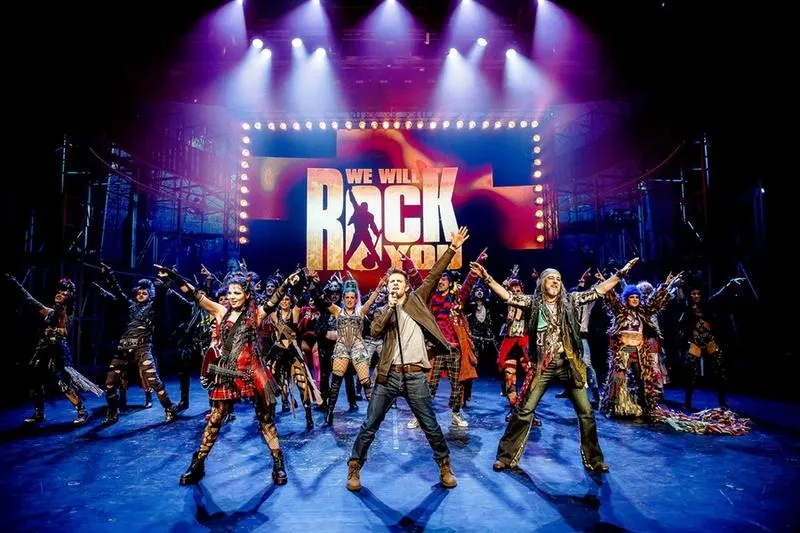 Sylwester w teatrze Roma: Przeżyj niezapomnianą noc z musicalem We Will Rock You
