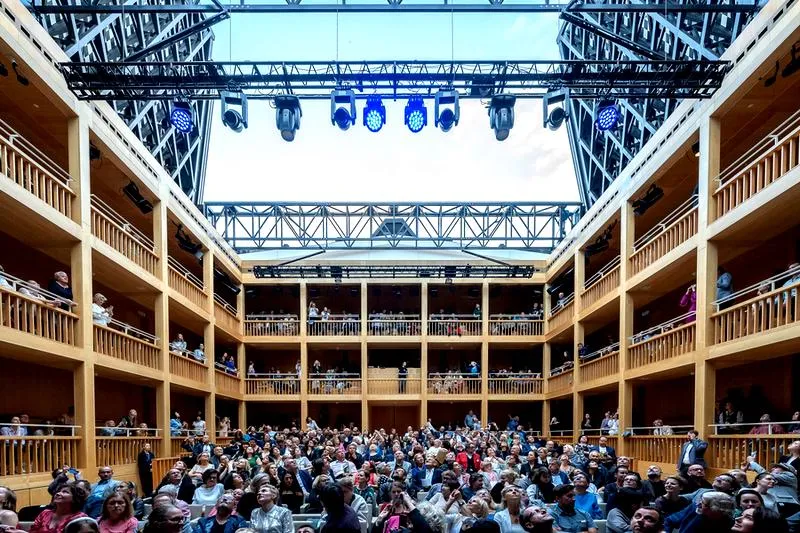 Komedia teatralna